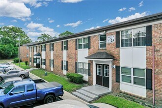 Building Photo - 5325 Curry Ford Rd
