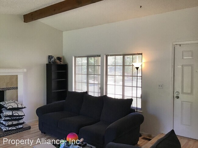 Building Photo - 3 br, 2.5 bath House - 4239 S. Kittredge S...