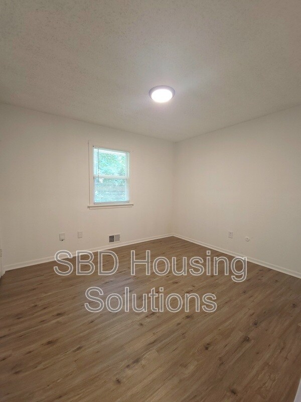 Foto del edificio - 403 S Forest Ave