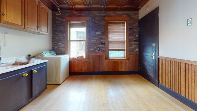 Foto del edificio - 12 Forest Hills St