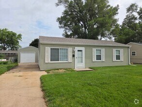 Building Photo - 1006 Hiatt St