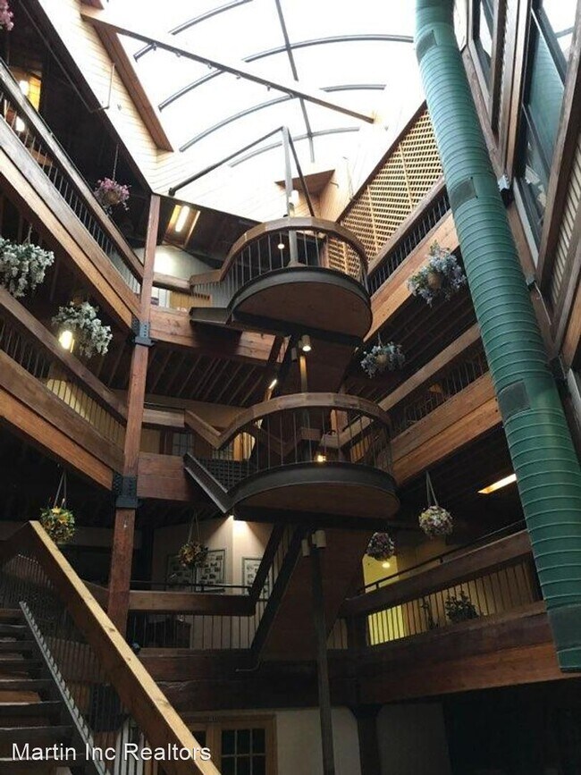 Foto del edificio - 2 br, 1 bath House - 722 Water St #202