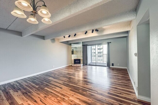 Foto del edificio - 777 N Washington St