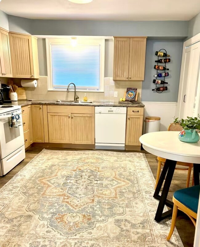 Foto del edificio - 236 E Carpenter Ave