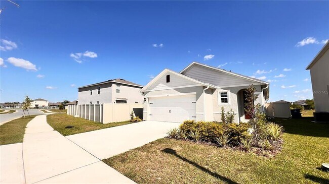Building Photo - 227 Eagleview Loop