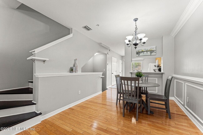 Foto del edificio - 343 E Church St