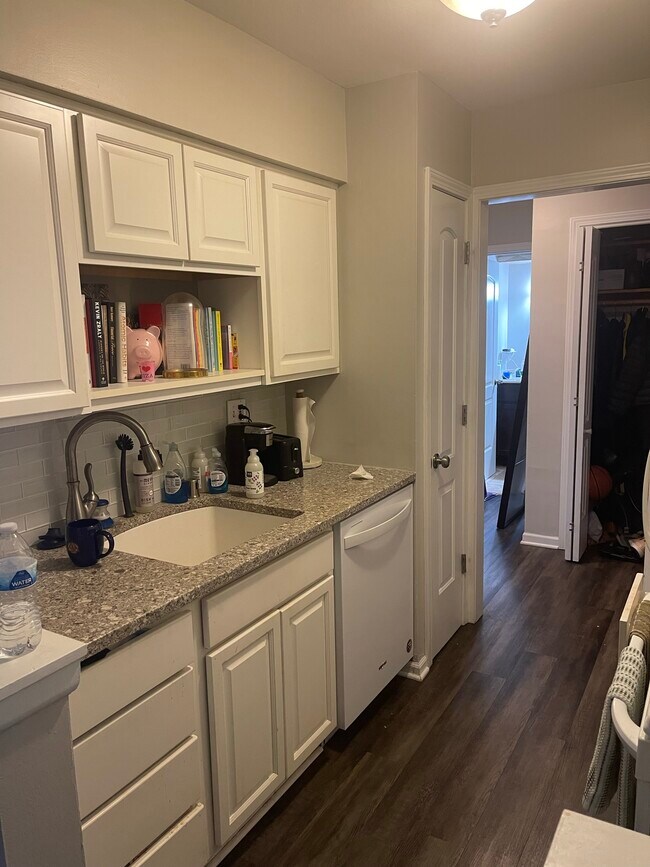 kitchen with top of the line dishwasher extremely quiet - 4434 N Oakland Ave