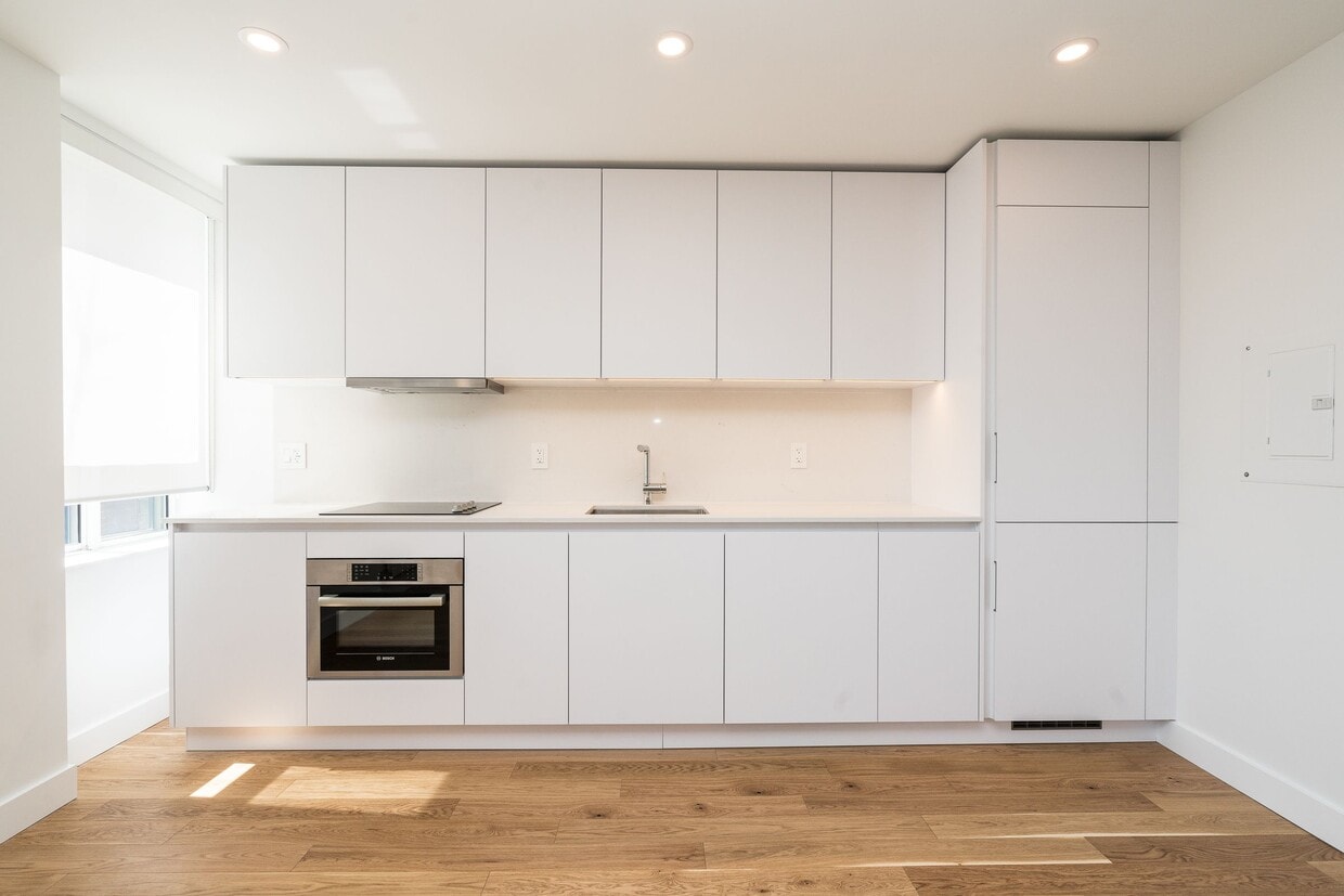 Primary Photo - 755 Avenue Rd