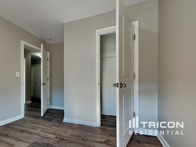 Building Photo - 3534 Mica Cir SE