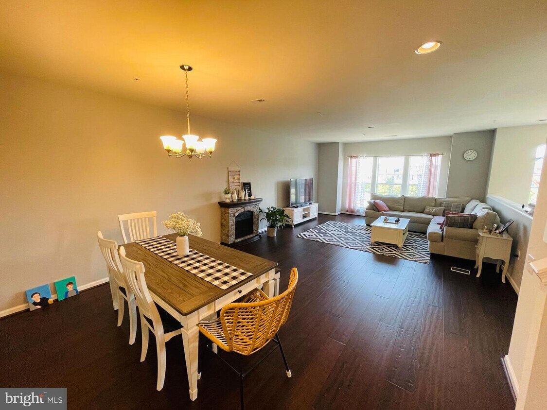 Foto principal - 42699 Wardlaw Terrace