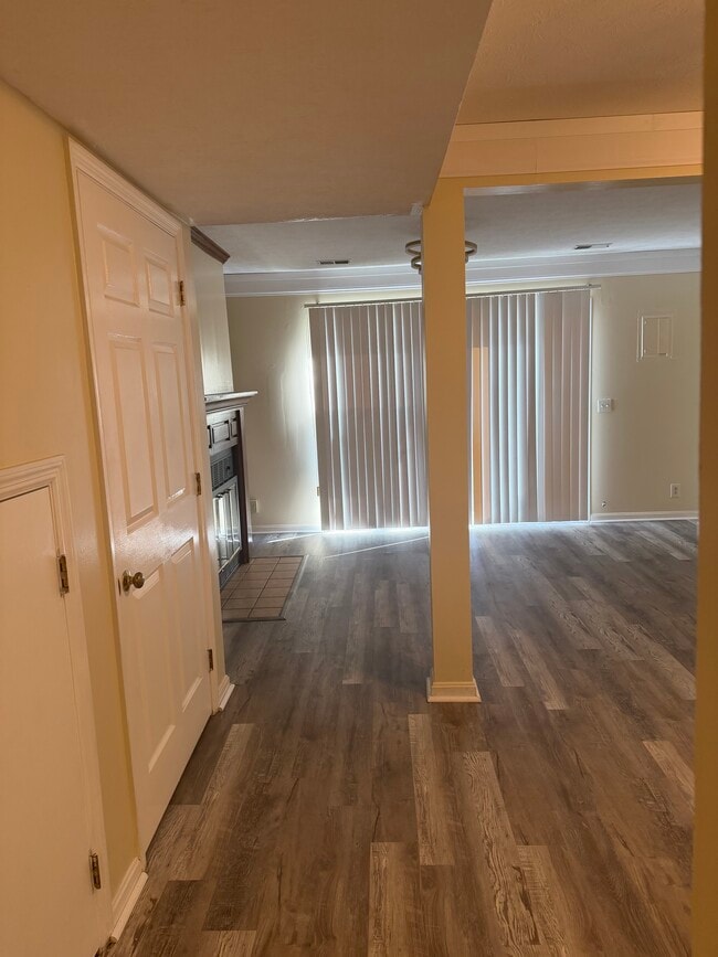 Building Photo - 21 Courthouse Grn