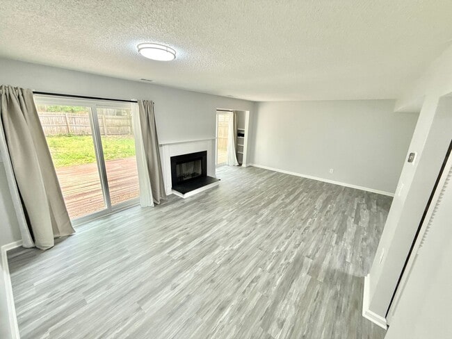 Foto del edificio - Welcome home to this beautifully updated 3...