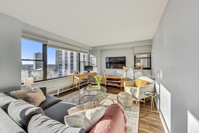 Foto del edificio - 1540 N State Pkwy