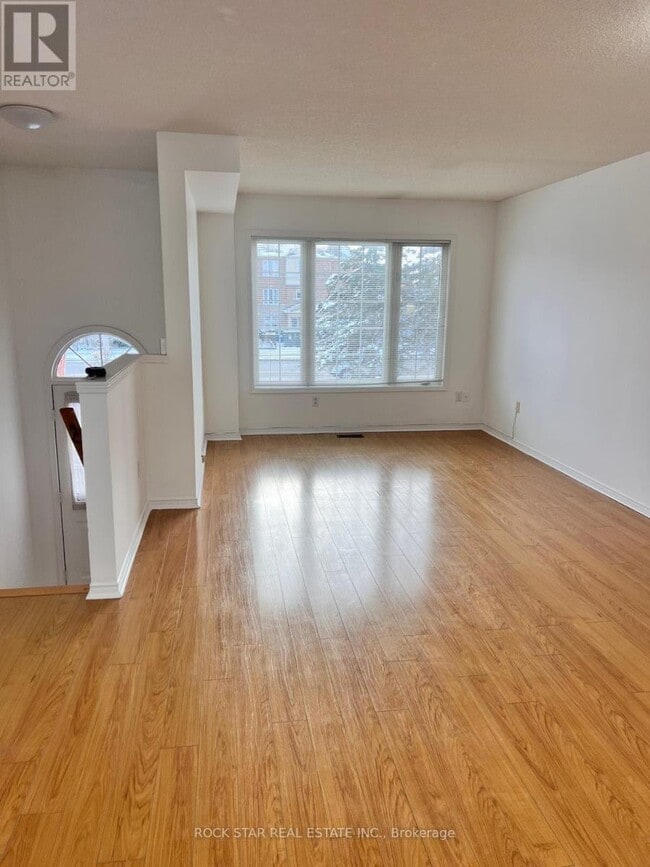 Building Photo - 5030 Heatherleigh Ave