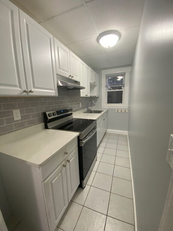 33 Bradford Ave Unit 2, Haverhill, MA 01835 Room for Rent in Haverhill, MA