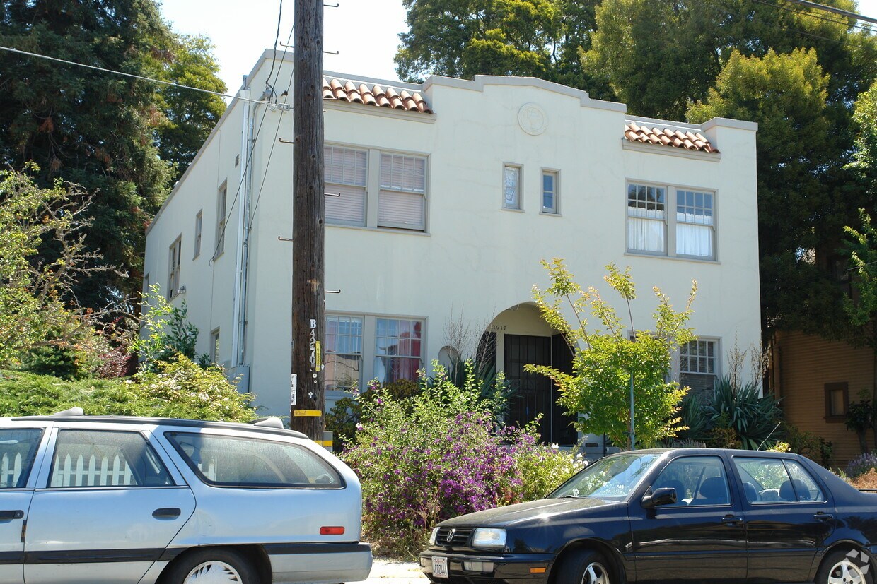 Primary Photo - 3017 Fulton St