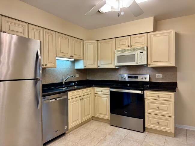 Building Photo - 7510 Farmingdale Dr