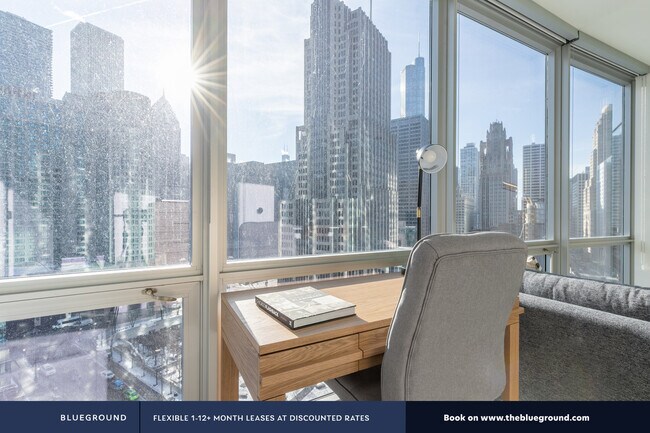 Building Photo - 465 N Park Dr