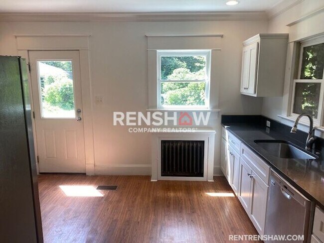 Foto del edificio - Modern 2 bed/1.5 bath DUPLEX unit Availabl...