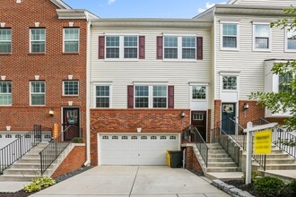 Building Photo - 1520 Witchhazel Cir