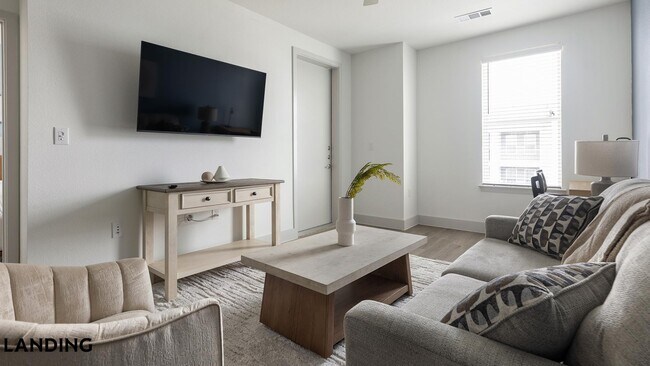 Foto del edificio - 8110 Blue Goose Rd
