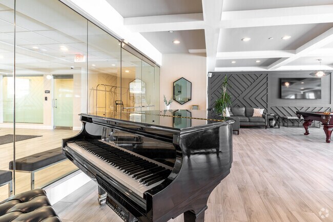 Piano Baldwin - The Residences at Quarry Walk