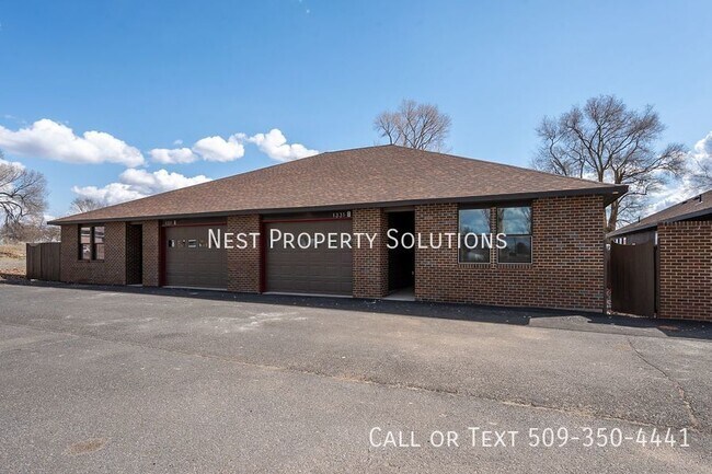 Building Photo - 1213 Rd F .2 NE