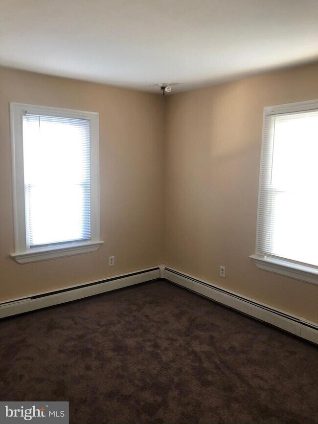Building Photo - 631 Bethlehem Pike