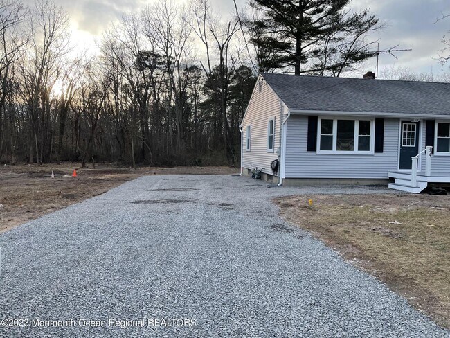 Foto del edificio - 24 Toms River Rd