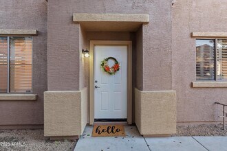 Building Photo - 7527 S 13th Pl