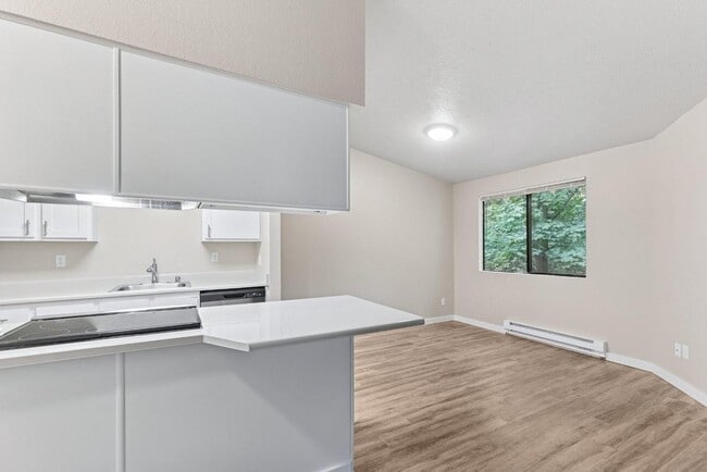 Building Photo - Peaks on Pines