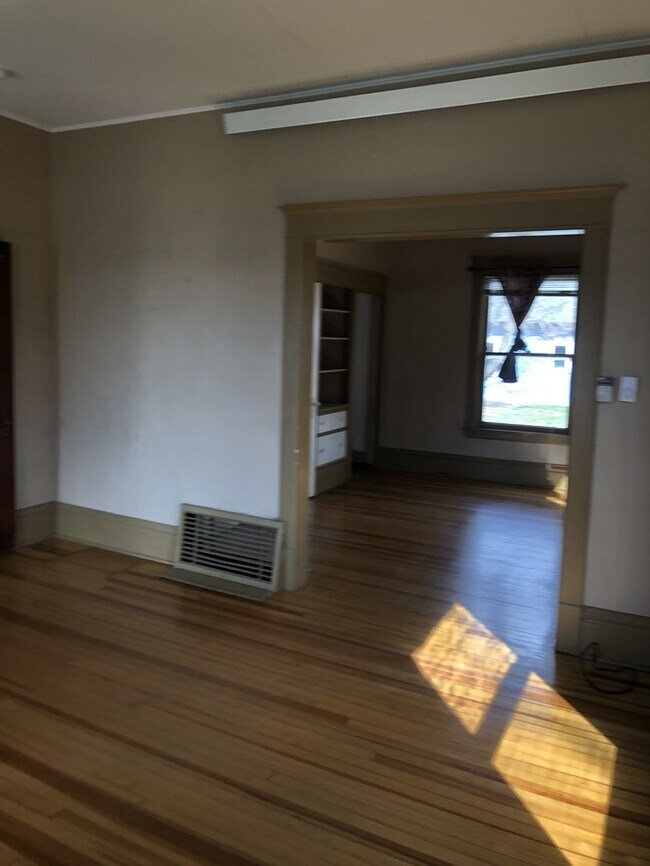 Building Photo - Beautiful Home in Downtown Longmont