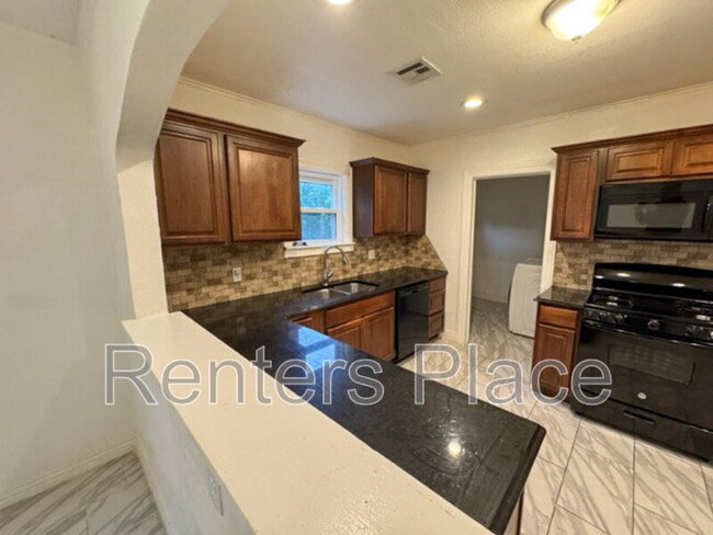 Foto del edificio - 2233 N Denver Blvd