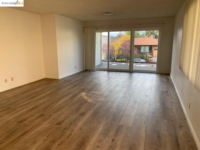 Building Photo - 708 Solano Ave