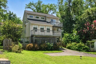 Building Photo - 3241 Henson Ave