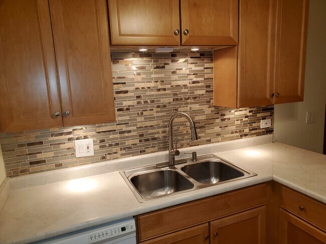 Updated Kitchen - 826 Thornton Ct