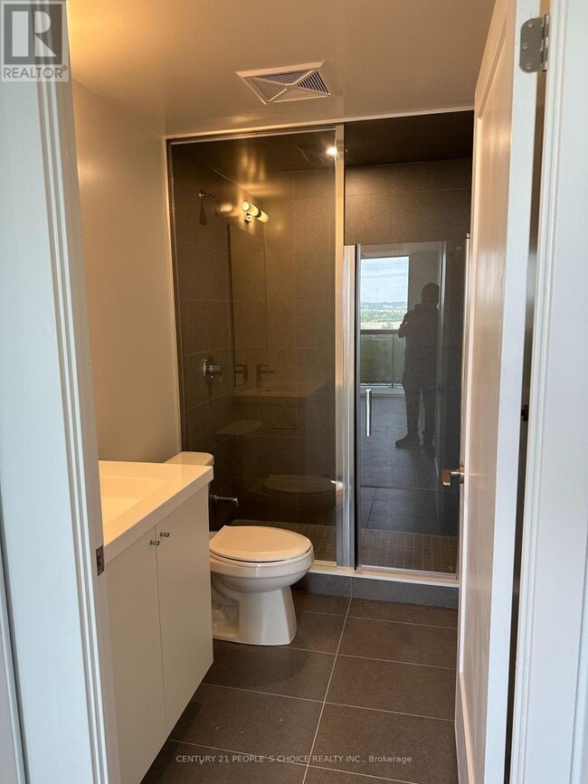 Photo du bâtiment - 2545-2545 Simcoe St N