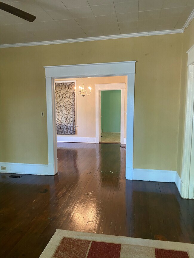 Building Photo - 121 Sumpter Ct