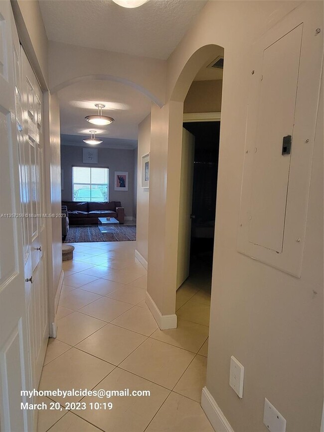 Building Photo - 4967 Tradewinds Ter