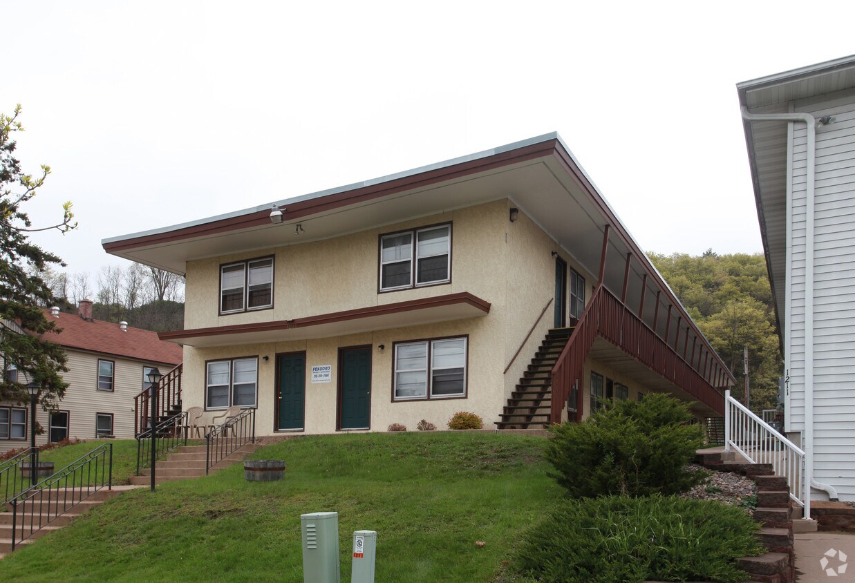 1207 S Dewey St, Eau Claire, WI 54701 Apartments in Eau Claire, WI