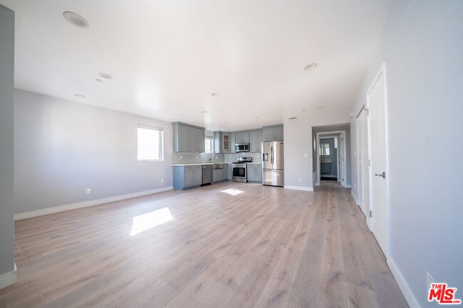 Building Photo - 11318 Miranda St