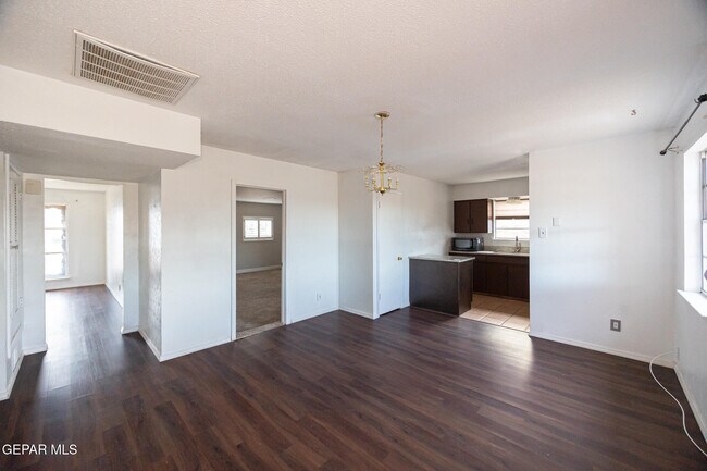 Foto del edificio - 5409 Edmonton Ave