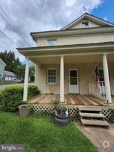 Building Photo - 133 E Lee St
