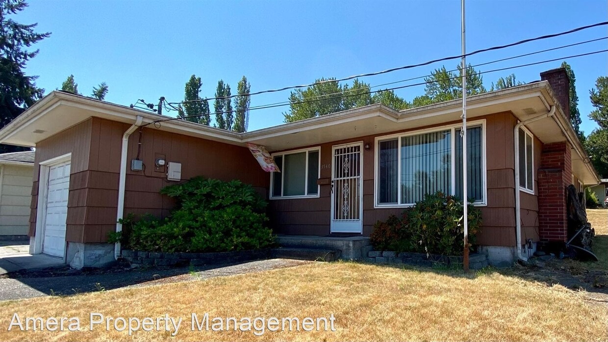 Primary Photo - 3 br, 1 bath House - 3540 E Portland Avenue