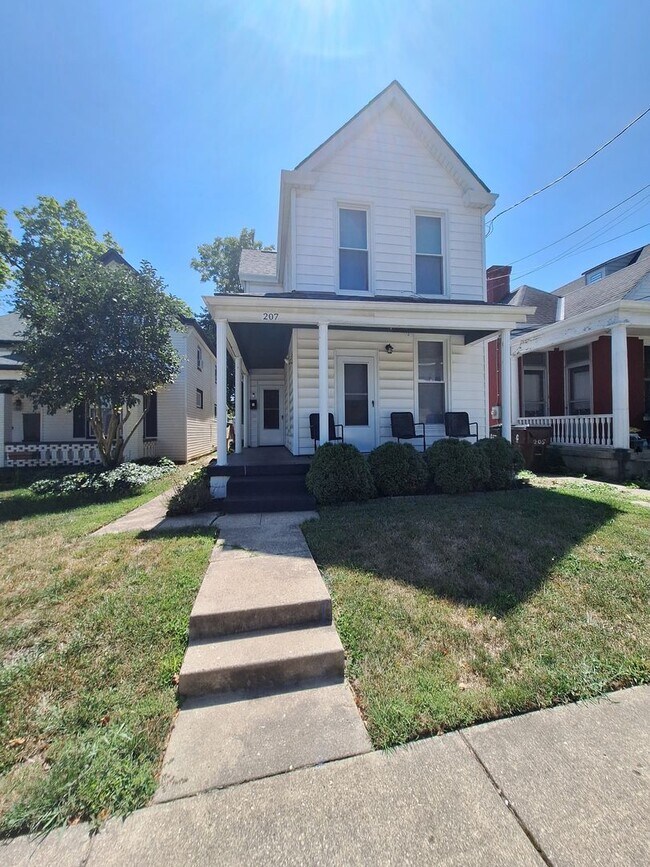 Building Photo - 207 E Southern Ave