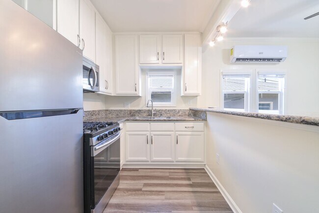 Foto del edificio - 1631 E 4th St