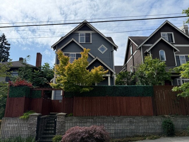 Modern 3bd Home Close to Woodland Park Zoo! - Modern 3bd Home Close to Woodland Park Zoo!