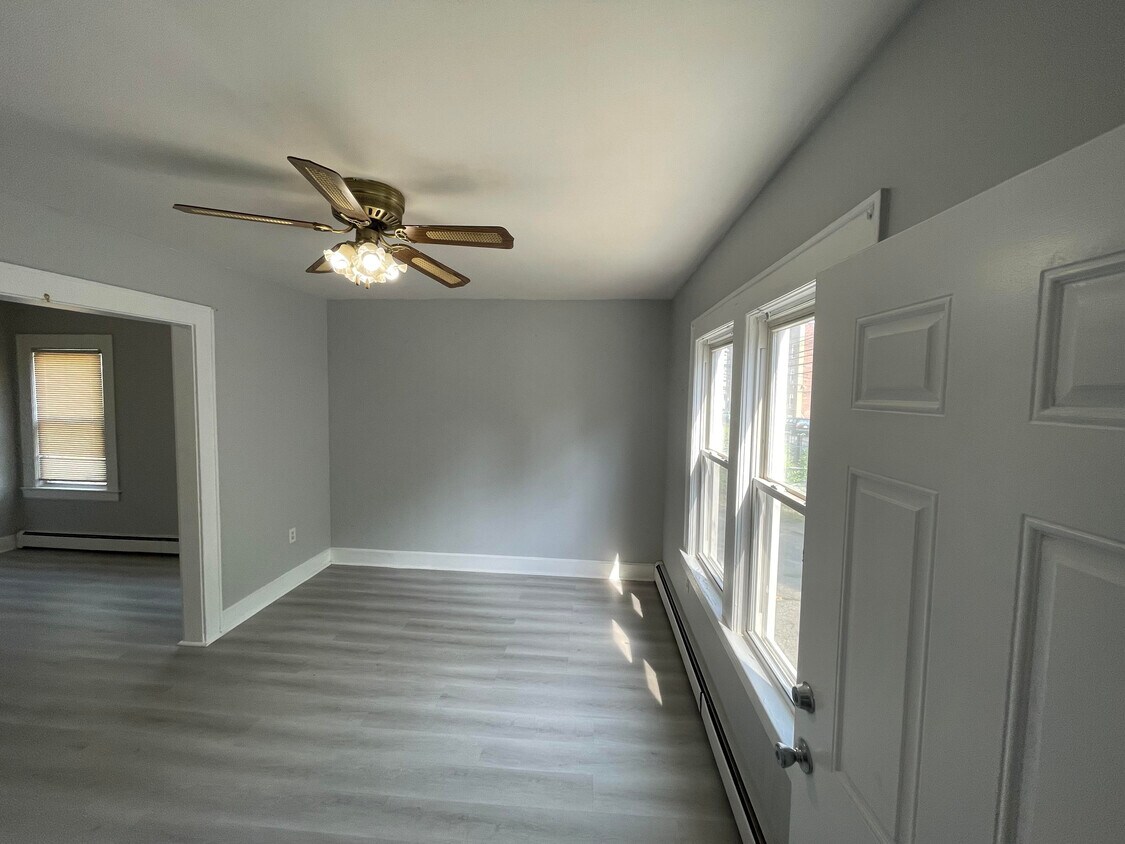 Entrance View - 23 Marion Ave
