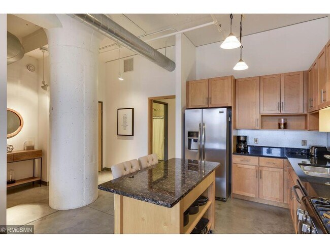 Building Photo - 250 Park Ave