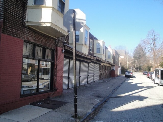 Building Photo 1 - 231-233 W Coulter St
